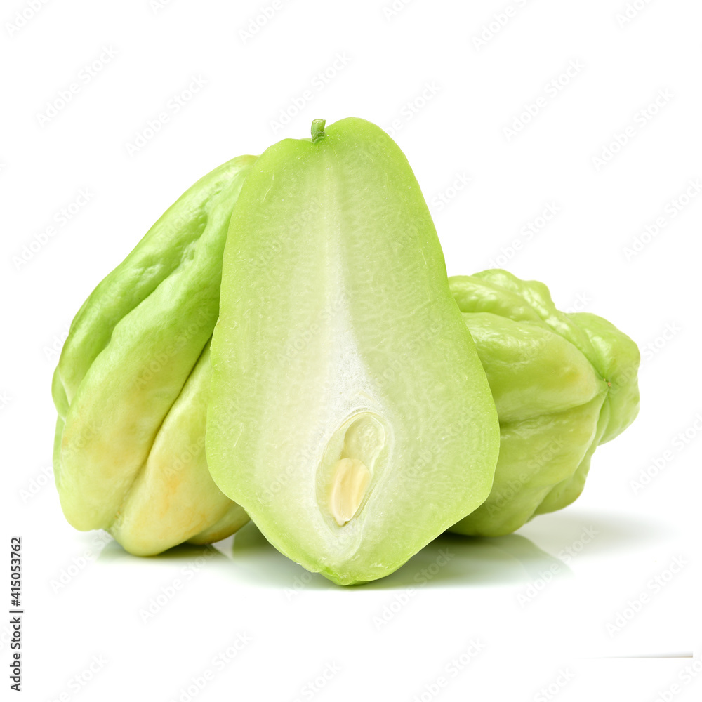 Naklejka premium Chayote on a white background