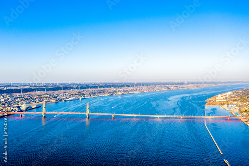 冬の早朝の銚子大橋と利根川河口（千葉県銚子市）