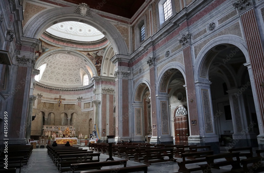 Napoli - Interno della Basilica San Giovanni Maggiore