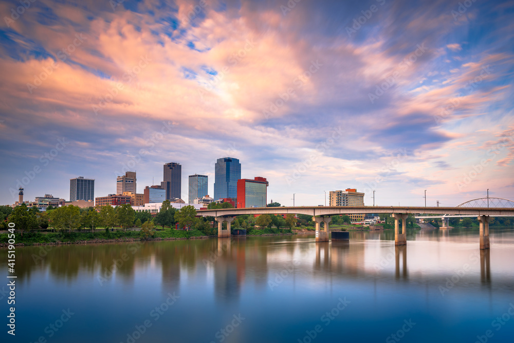 Little Rock, Arkansas, USA skyline on the River