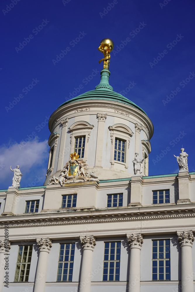Teilansicht Altes Rathaus Potsdam bei Sonnenschein