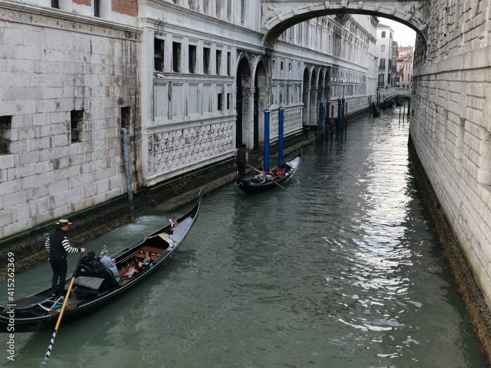 A narrow canal road for the gondolas