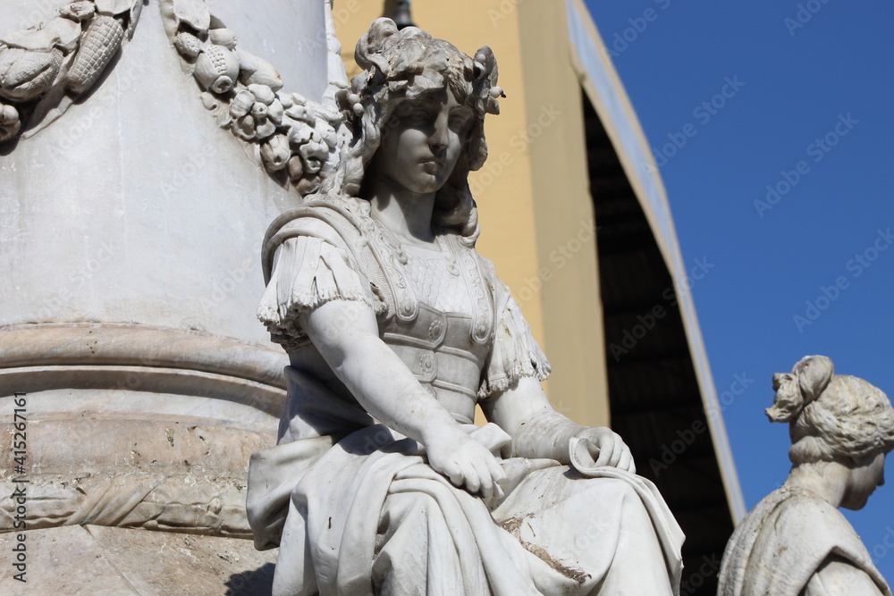 Fototapeta premium statue of angel