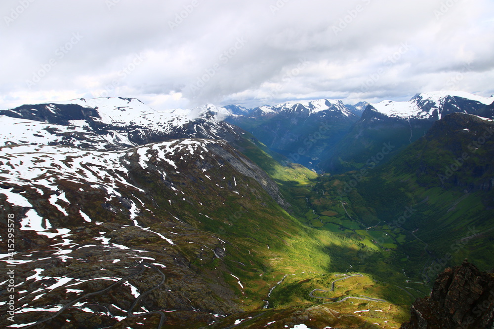 Naklejka premium landscape with clouds