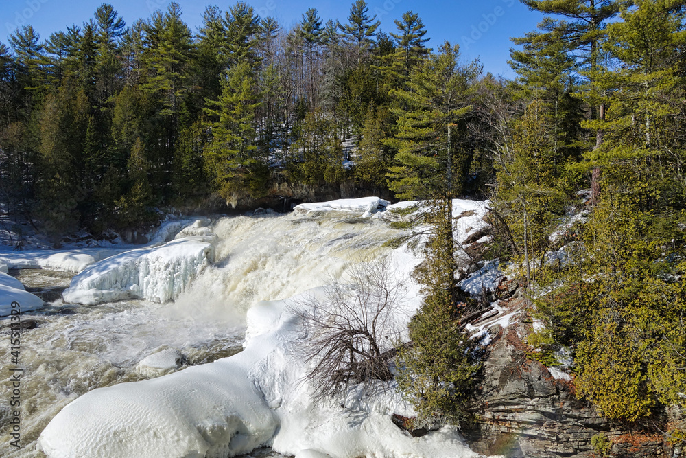 Chutes dans un parc naturel au Canada Chutes dans un parc naturel au Canada