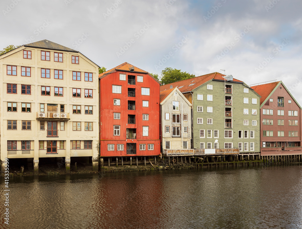 Nidelva river homes Trondheim