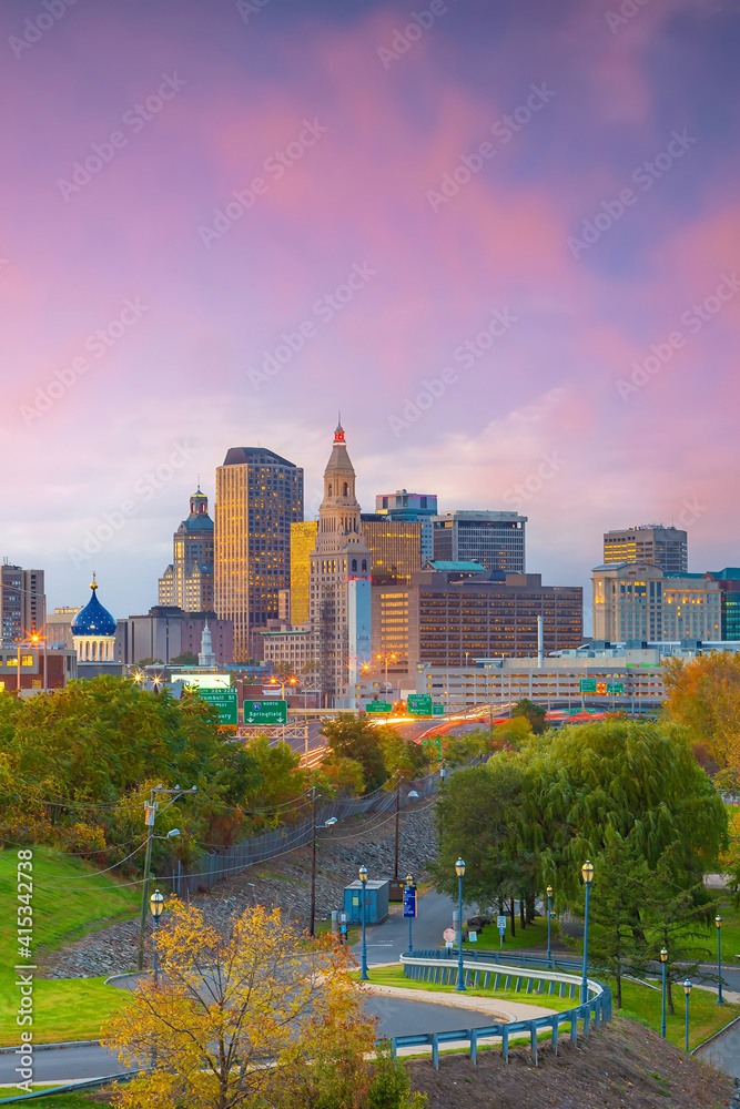 Obraz premium Skyline of downtown Hartford city, cityscape in Connecticut, USA