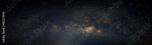 Foto Panorama deep blue night sky milky way and star on dark background