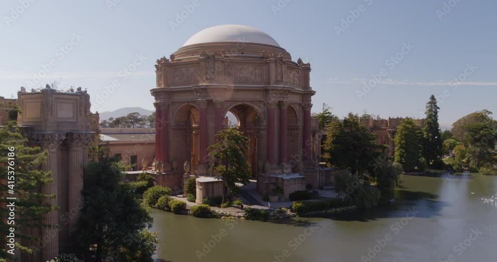 Flying Towards the Palace of Fine Arts in San Francisco Flying Towards the Palace of Fine Arts in San Francisco
