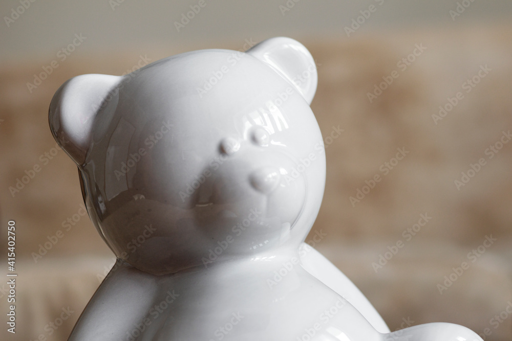 Twarz porcelanowego misia