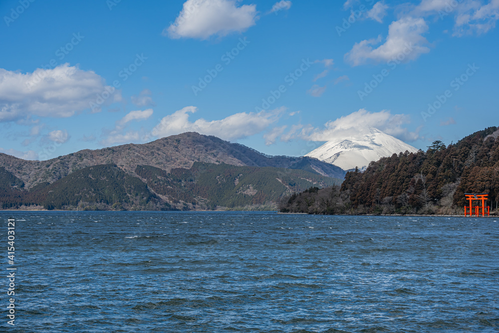 芦ノ湖から富士山を望む