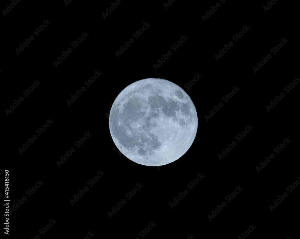 Fototapeta premium full moon over black