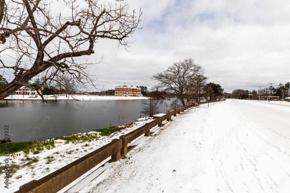 Obraz premium Major Winter Storm Uri smashes snow records