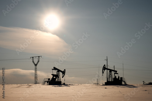 Technological oil and gas production. Production, transportation and processing of oil and gas. Production for the world's population.