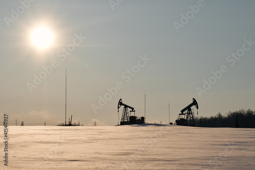 Technological oil and gas production. Production, transportation and processing of oil and gas. Production for the world's population.