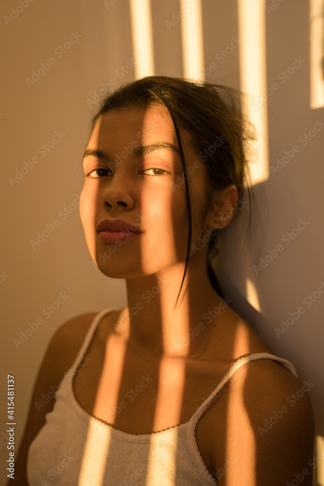 Fototapeta premium Pretty woman looking at the camera