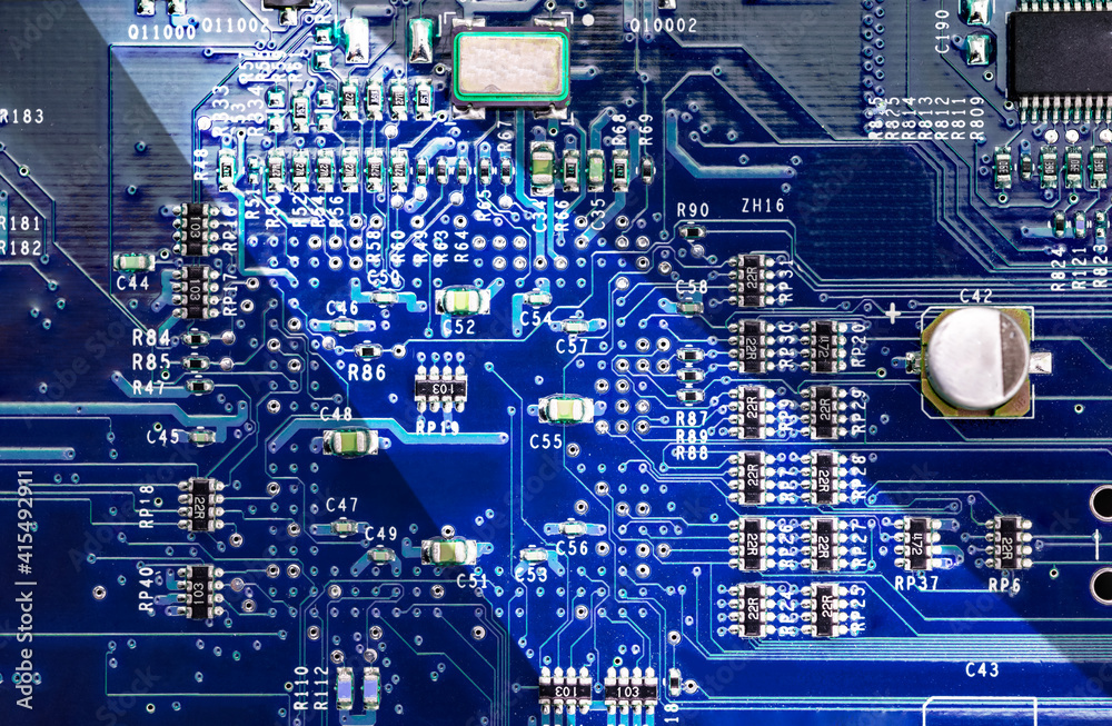 コンピューターの複雑な電子回路