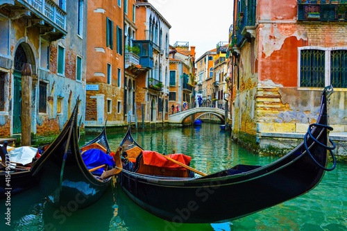 Gondola (Venice, Italy) © YihKai
