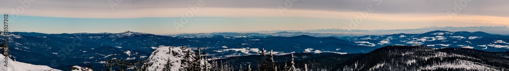 Panorama vom Großen Arber im Wintern über den Bayrischen Wald in die Alpen Teil 1