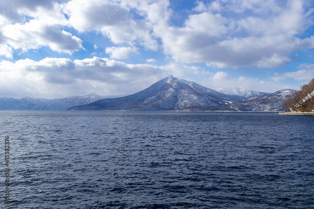 北海道　冬の支笏湖の風景