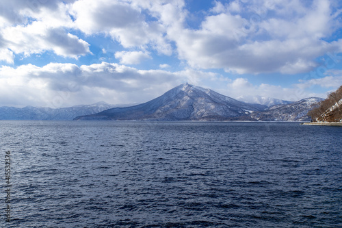 北海道 冬の支笏湖の風景