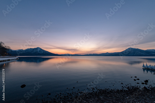 北海道 冬の支笏湖の夕景