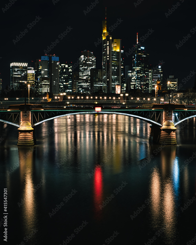 Frankfurt am Main Skyline Hochformat 