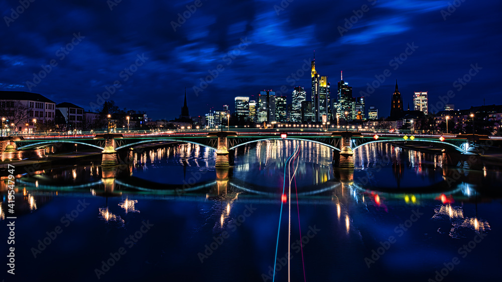 Frankfurt am Main Skyline Langzeitbelichtet