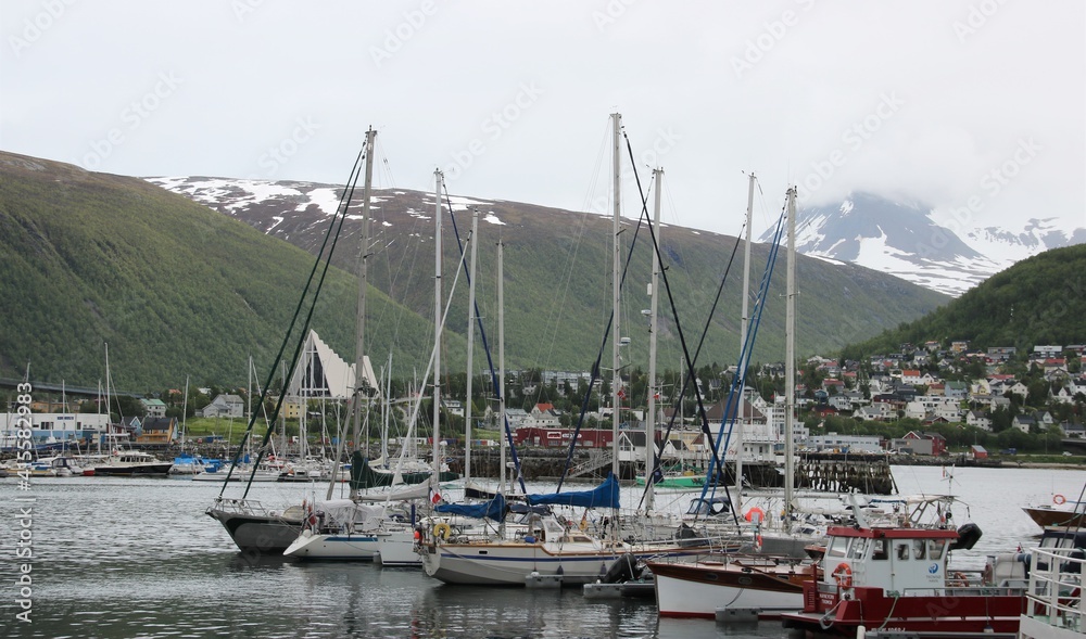 Fototapeta premium boats in the harbor