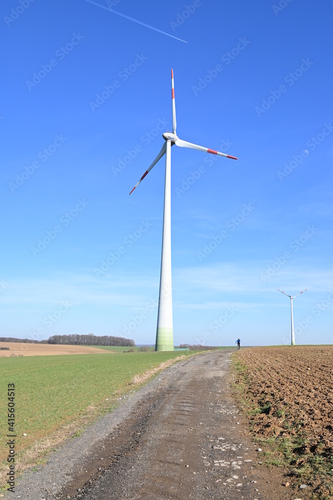 Windrad im Windpark bei Forst in Schweinfurt in Franken	