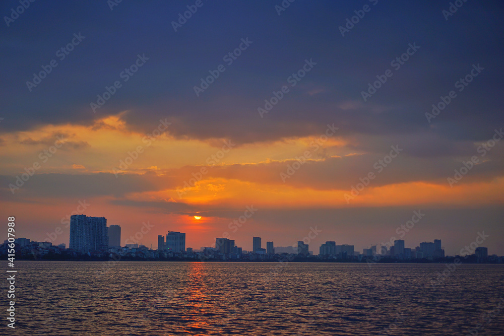 Obraz premium city skyline at sunset