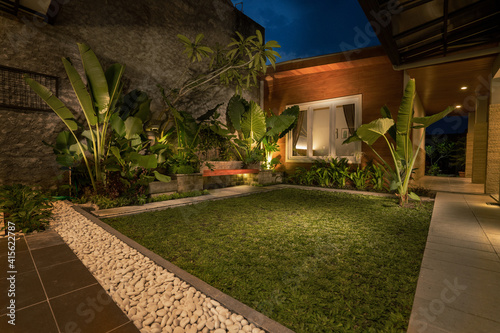 Cuadro en lienzo tropical Backyard Garden Illumination