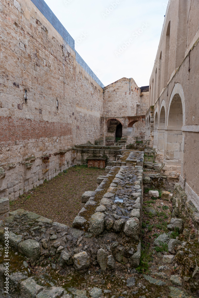 CASTILLO DE ZAMORA LLOVIENDO 2019 OTOÑO