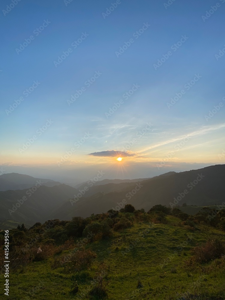 Obraz premium sunset in the mountains