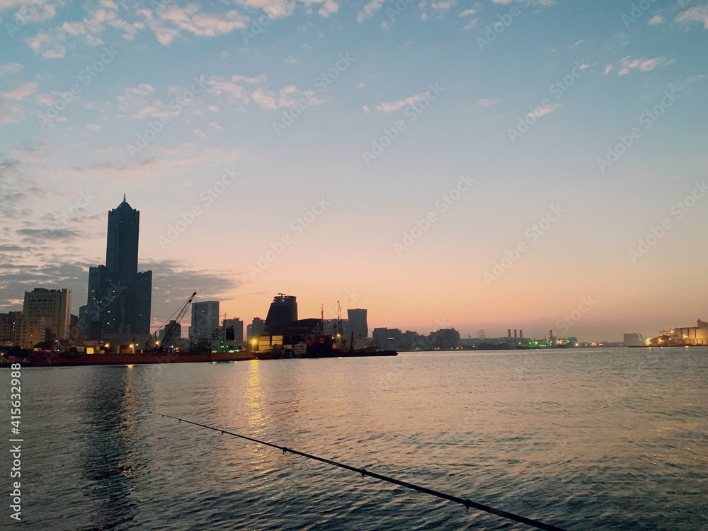 Obraz premium city skyline at sunset