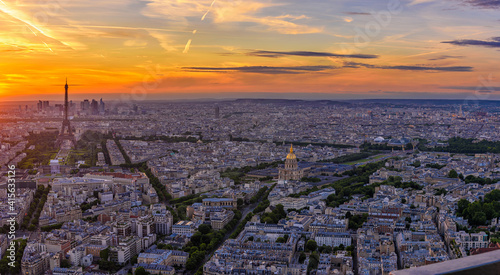 Canvas Print Skyline of Paris with Eiffel Tower at sunset in Paris, France
