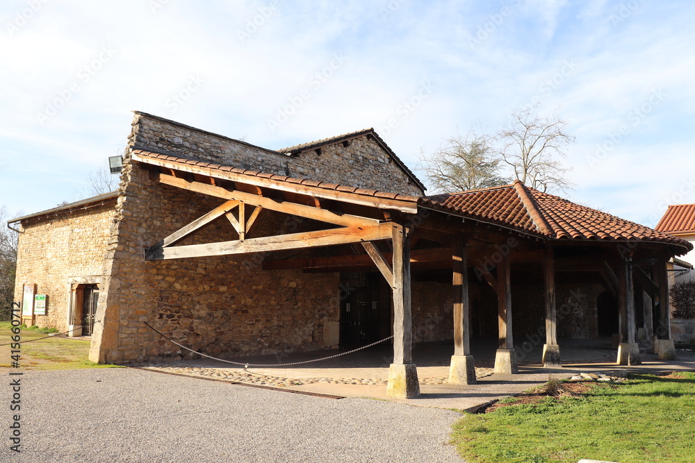 Ancien prieuré Notre Dame des Anges vu de l'extérieur, ville de Blyes, département de l'Ain, France Ancien prieuré Notre Dame des Anges vu de l'extérieur, ville de Blyes, département de l'Ain, France