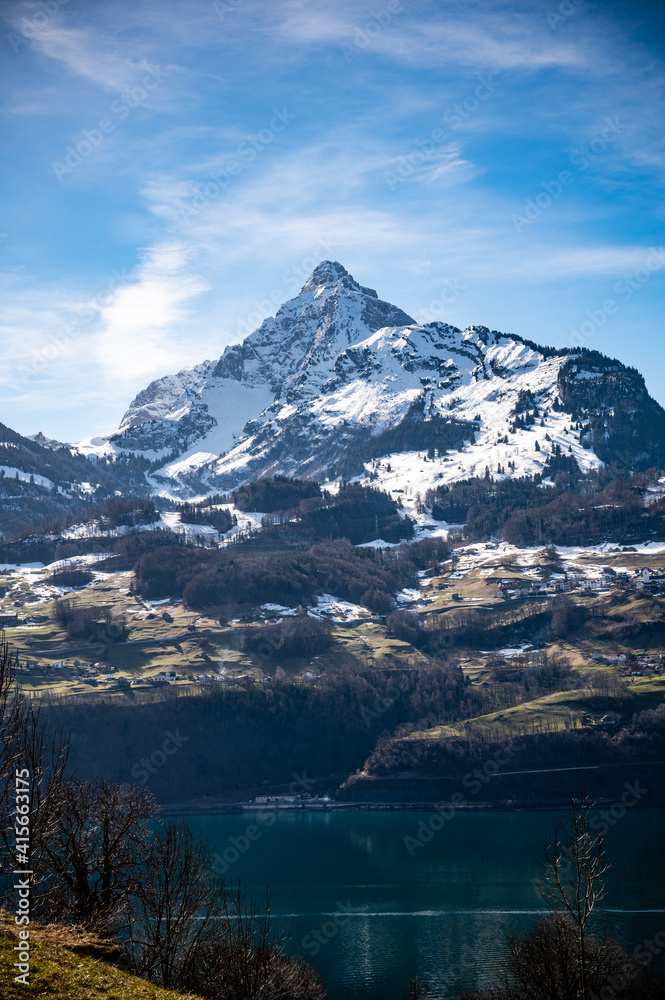 Alpes Suizos en invierno y desde el Walensee