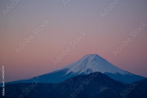 夜明け前の富士