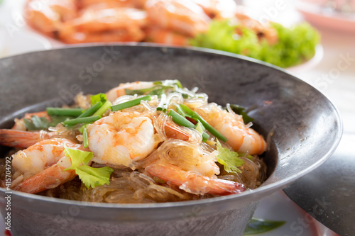 shrimps baked with glass noodles
