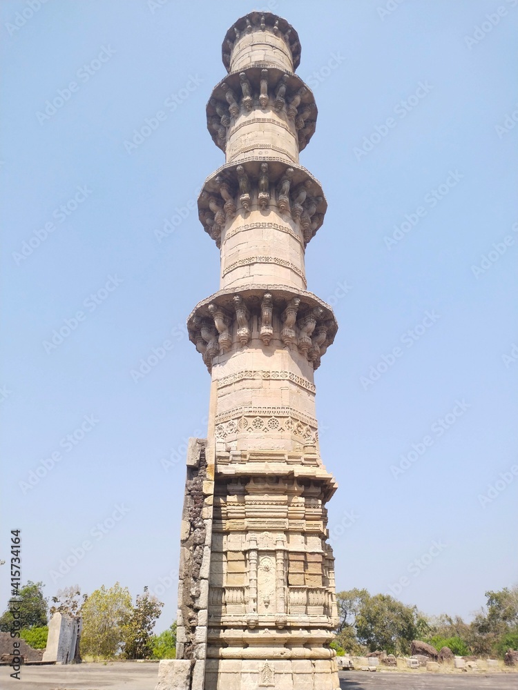 minaret of taj mahal