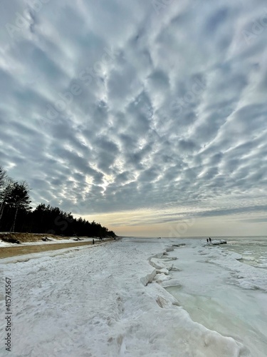 Obraz na płótnie Baltic Sea winter snow ice coast beach Carnikava Latvia w salonie