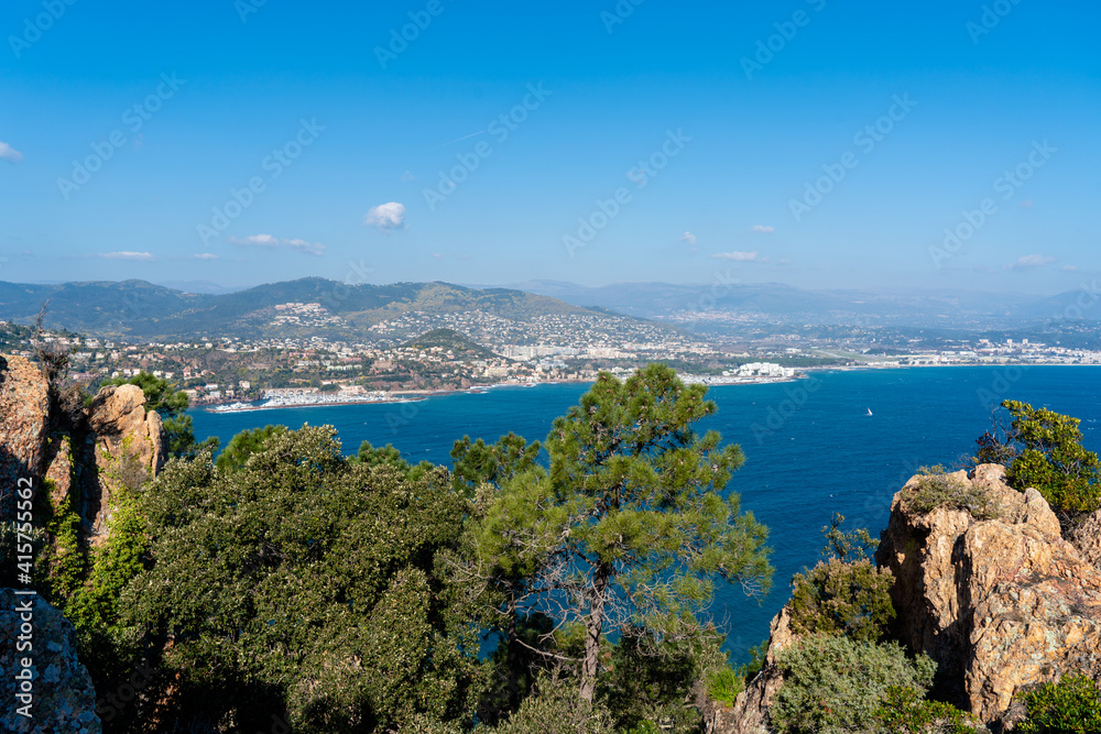 Fototapeta premium cap de cannes vu du Trayas