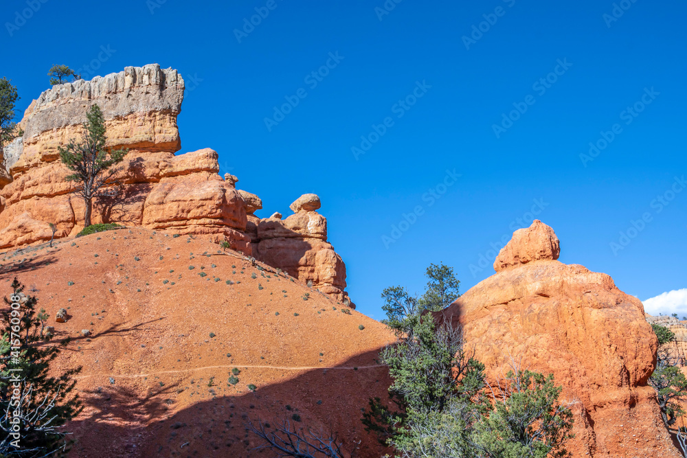 Fototapeta premium An overlooking view of nature in Dixie National Forest, Utah