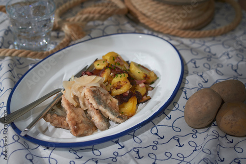 Brathering mit Bratkartoffeln