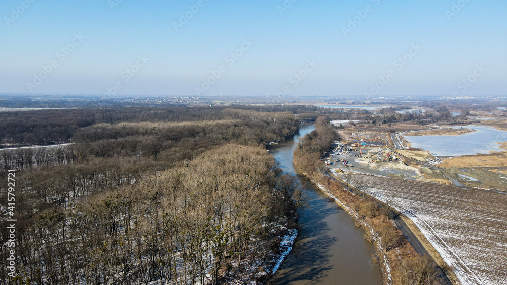 rzeka Odra w zimie na Śląsku z lotu ptaka, suchy zbiornik przeciwpowodziowy Racibórz