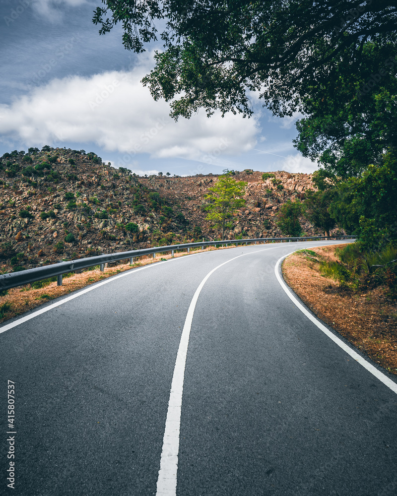 Obraz premium road in the mountains