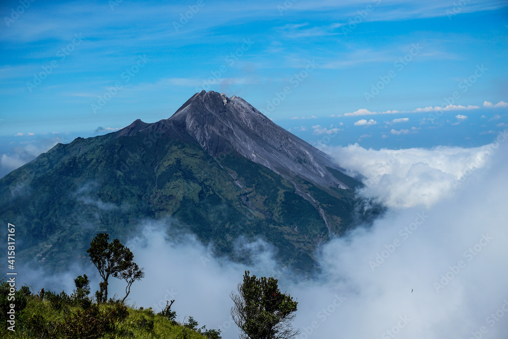 Pemandangan Gunung Merapi dari Gunung Merbabu /Merapi mountain view from Lawu mountain 8