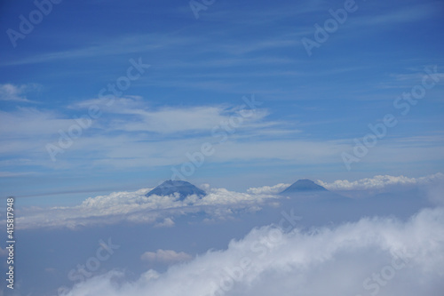 Pemandangan Gunung Sindoro dan Sumbing dari Gunung Merbabu /Sindoro and Sumbing mountain view from Lawu mountain 1 © Dwinur
