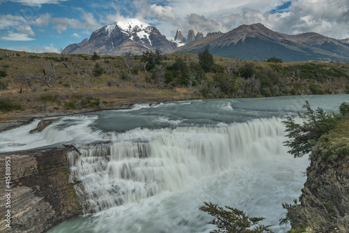Cascada del Rio Paine - Parque Nacional das Torres del Paine - Chile
